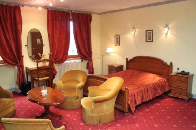 Aux Armes De France Otel Ammerschwihr Oda fotoğraf